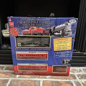 EZTEC North Pole Express 29 Piece Christmas Train Set Battery Operated NEW